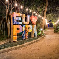 an i love pipa sign